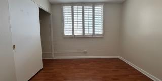 2 Bedroom / 2 Bath / 1 Parking at Kapiolani Royale Condominium Gallery 8