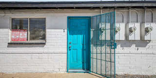 4 weeks of free rent! - Studio Near Grand Canyon University with washer/dryer! Gallery 23