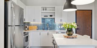 37 West Farnam Gallery 26