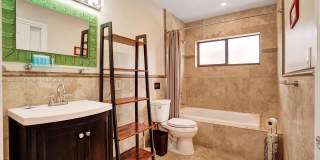 1049 N Southlake Dr Gallery 23