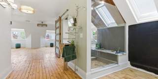 Stunning 5 Bedroom 2.5 Bathroom Home in Squirrel Hill Gallery 38