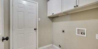 1001 Porter Place Gallery 22