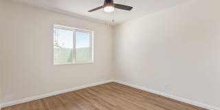 Stylish. Newly Renovated. Cozy, Boutique Community - On Broadway Apartments Gallery 21