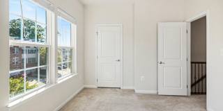 1643 DOROTHY Lane Gallery 13