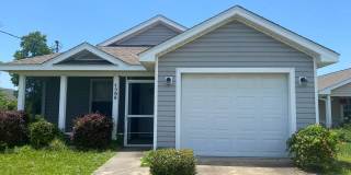 Cozy 3Bed/2Ba Home, Conveniently Located! *1/2 OFF Security Deposit for Active-Duty Military!!* Gallery 1