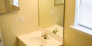 Townhome In Westbrook Near Campus--Pre-lease for the Fall Gallery 20