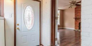 Beautifully Renovated Brick Home in East Franklinton Arts District - Walk to the Best of Columbus! Gallery 10