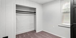 Gorgeous 3 Bedroom in Troy Hill available June 1! Gallery 10