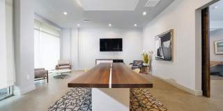 Nineteen 01 Gallery 33