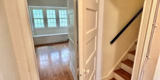 Spacious 6 bedroom 3.5 bath Tudor Townhouse w/Deck close to Georgetown University & Hospital Gallery 35
