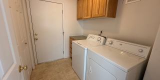 2 Bed/2 Bath Apartment Located Near OSU/COCC Campus - Attached Garage Gallery 21