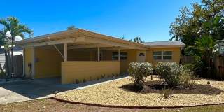 Charming 2 bedroom/1 Bathroom Home in Shore Acres Gallery 1