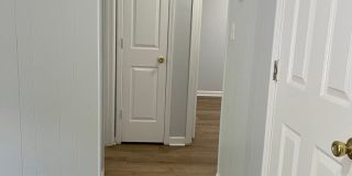 2 bedroom, 1 bath apartment in small complex on Hill Street! Walking distance to Normal Town, Downtown & UGA! Available now! Gallery 10