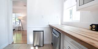 6413 White Oak Ave Gallery 17