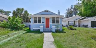 Exquisite Remodeled Retreat: 4 Bed, 1 Bath Gem in St. Petersburg Gallery 3