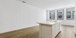 1300-6 CHESTNUT Street Gallery 7