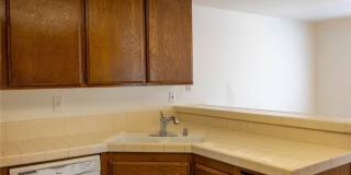 2321 S Magnolia Gallery 8