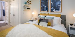 Hyde Square Gallery 15