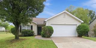 3 BR/2BA | Newly Renovated Single Family Home | Fenced backyard| Community pool! Gallery 1