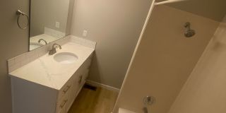 Charming 3 Bed, 3 Bath Duplex near Riverside State Park! Gallery 25