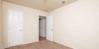 Spacious 4 Bedroom Home Gallery 7