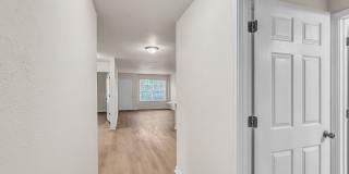 Minutes to Downtown********** Rent $1525/month*********Peaceful Living Gallery 28