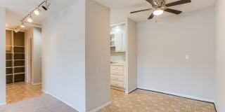 Eat Street Apartments Gallery 13