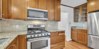 Beautifully maintained and move-in ready 4BR home with a basement Gallery 43