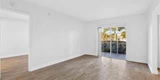 1564 SE Royal Green Circle Gallery 6
