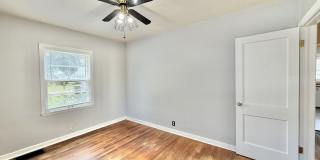 1353 Euclid Avenue Gallery 13