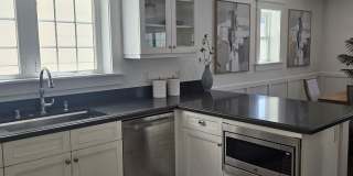 3 Bedroom Plus Home with Roof Top Deck Gallery 45