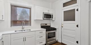 2207 W School Street Gallery 4