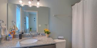 Furnished - 4- Bedroom Townhome - Perfect for Roommates Gallery 9