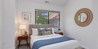 Renovated Townhome in E Walnut Hills Gallery 11