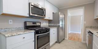 Updated Three Bedroom Home in Milwaukie - Large Fenced Yard! DEPOSIT SPECIAL Gallery 8