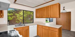3 Bedroom Rambler in Education Hill Gallery 1