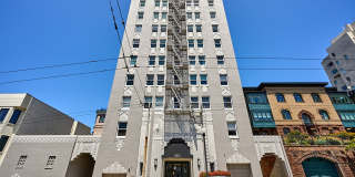 Russian Hill: Renovated 2 Bed Apartment w/ In-Unit Washer & Dryer, Optional Garage Parking & FREE Utilities Russian Hill: Renovated 2 Bed Apartment w/ In-Unit Washer & Dryer, Optional Garage Parking & FREE Utilities Gallery 1