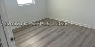 652 SE Lake Falls St Gallery 12