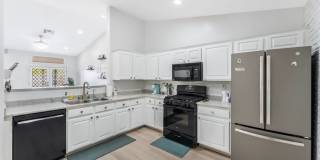 Charming Single-Story Townhome with Vaulted Ceilings in a Gated Northwest Community! Gallery 12