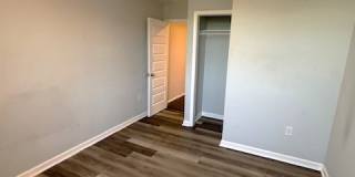 2402 Lakeview Avenue - 3 Gallery 13