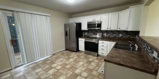 End Unit Townhome with Unfinished Basement Gallery 5