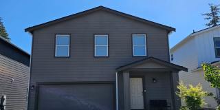Move-In Ready 3 Bed, 2.5 Bath Home in Desirable Port Orchard Neighborhood Gallery 1