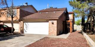 Great Two Story Eastside Townhome With Refrigerated Air Located In Quiet Well Established Neighborhood Gallery 25
