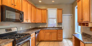Spacious Midtown 3 Bedroom 2.5 Bath Spacious Midtown 3 Bedroom 2.5 Bath Gallery 4
