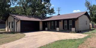 3/2/2 Newly remodeled home with new appliances, flooring and much more! Gallery 1