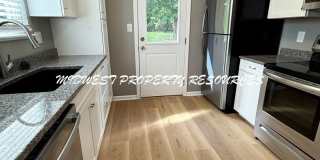 Large Updated 3 Bedroom/2 Bath Duplex in Lee's Summit Large Updated 3 Bedroom/2 Bath Duplex in Lee's Summit Gallery 5