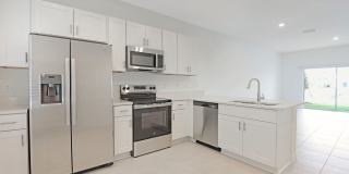 $750 MOVE IN SPECIAL: NEW 2bd/2bth Townhome in Lakewood Ranch Gallery 1