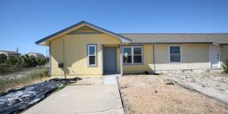 Beautifully updated 1 bedroom apartment within walking distance to the beach! Gallery 6