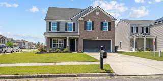 Spacious 5-Bedroom Home Near Fort Stewart with Fenced Yard & Patio Gallery 1