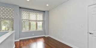 1332 N Burling Gallery 10